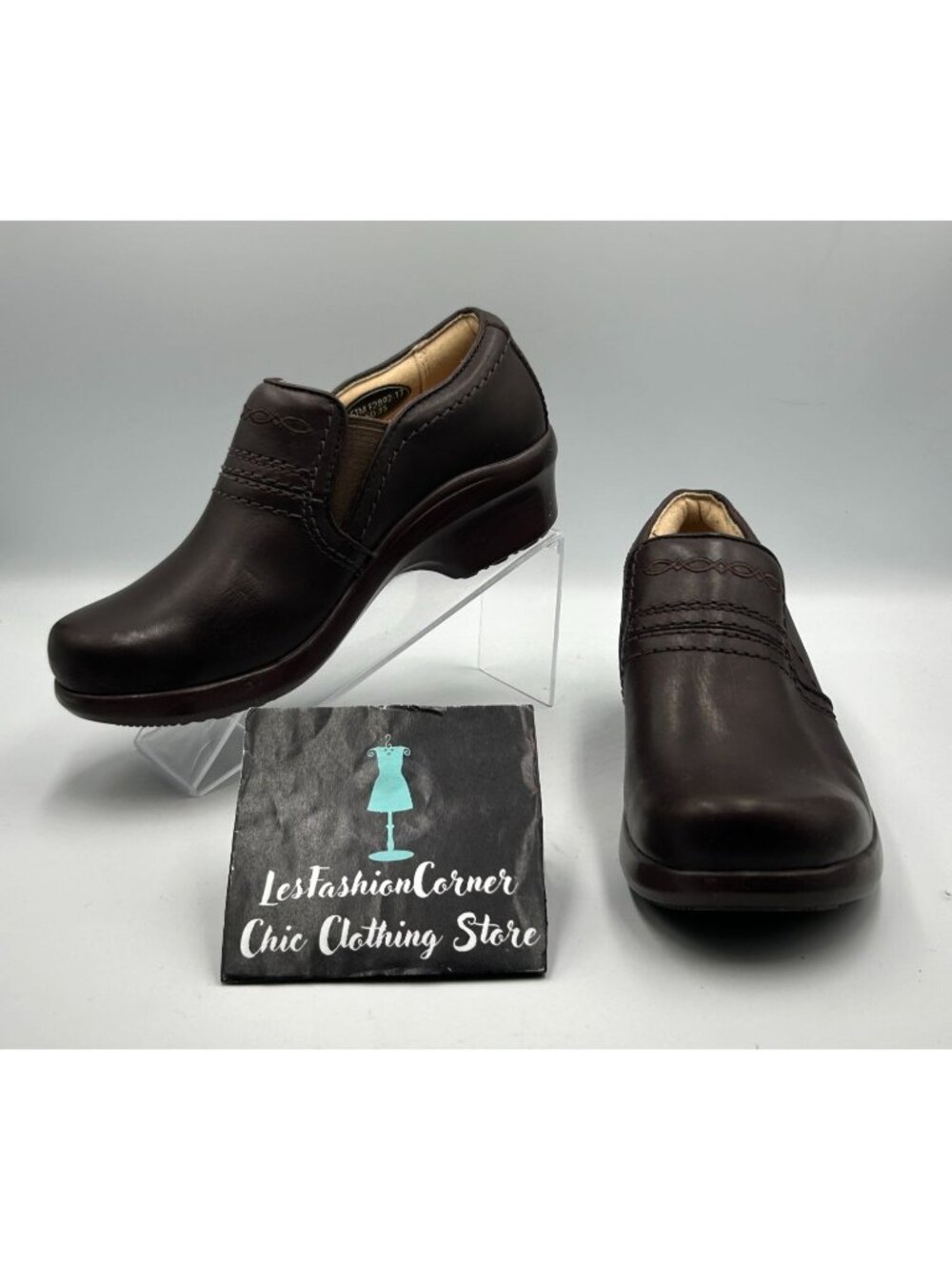 NWOB Ariat Women's Brown Leather Sutter Professional Slip On Clog Size 7.5 3322